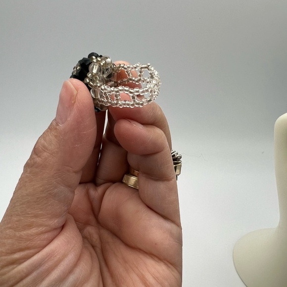 Vintage Stretch Flower Elegant Black and Silver Beaded Ring - Picture 6 of 15